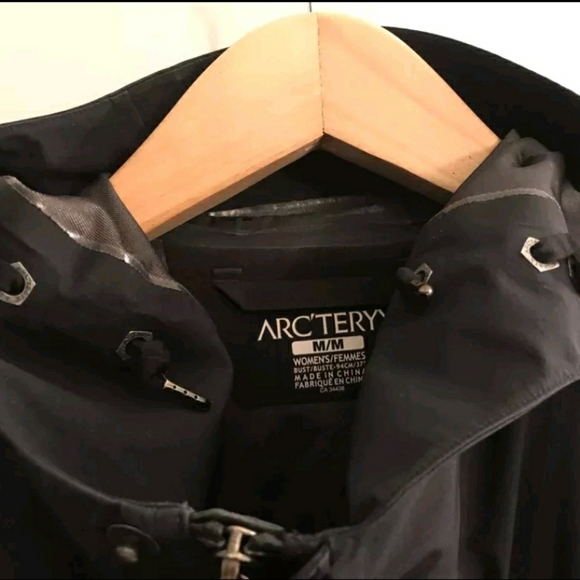 Arcteryx Gore Tex Codetta Coat M - Picture 2 of 10